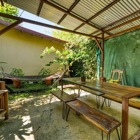 Bamboo River House And Hotel Dominical Eksteriør billede
