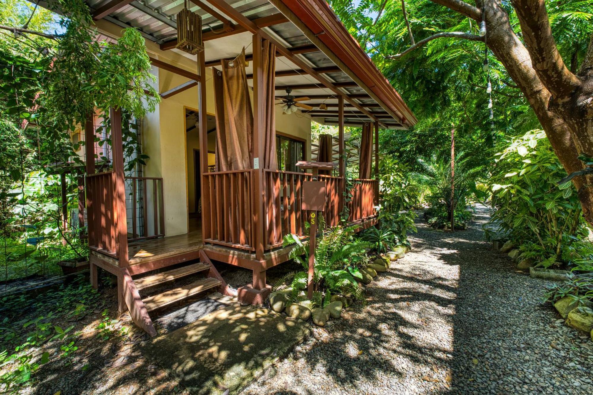 Bamboo River House And Hotel Dominical Eksteriør billede