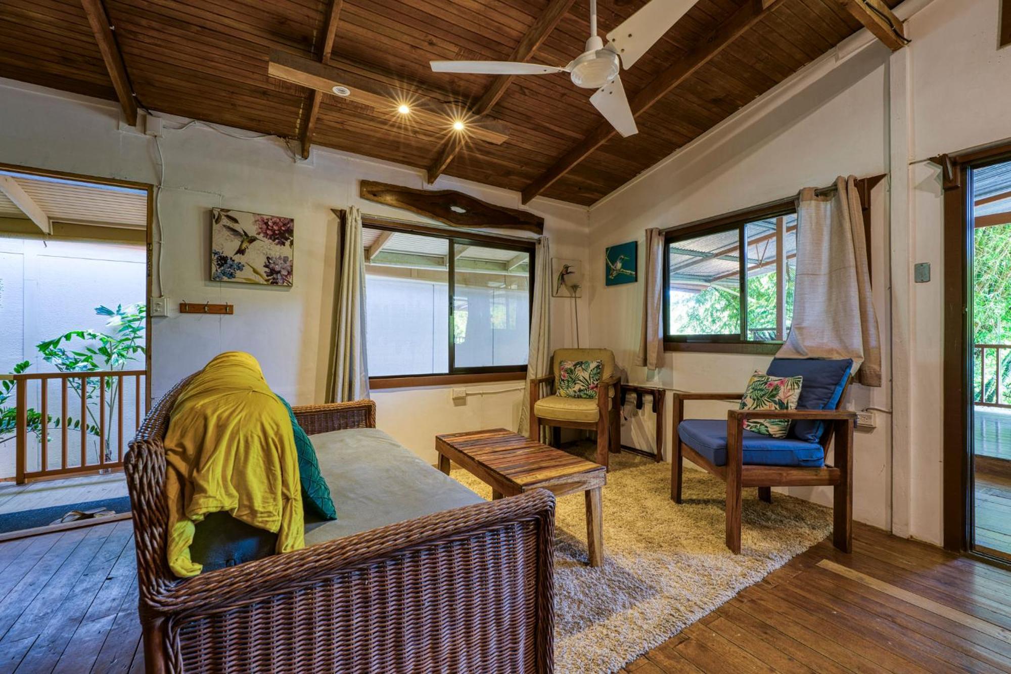 Bamboo River House And Hotel Dominical Eksteriør billede