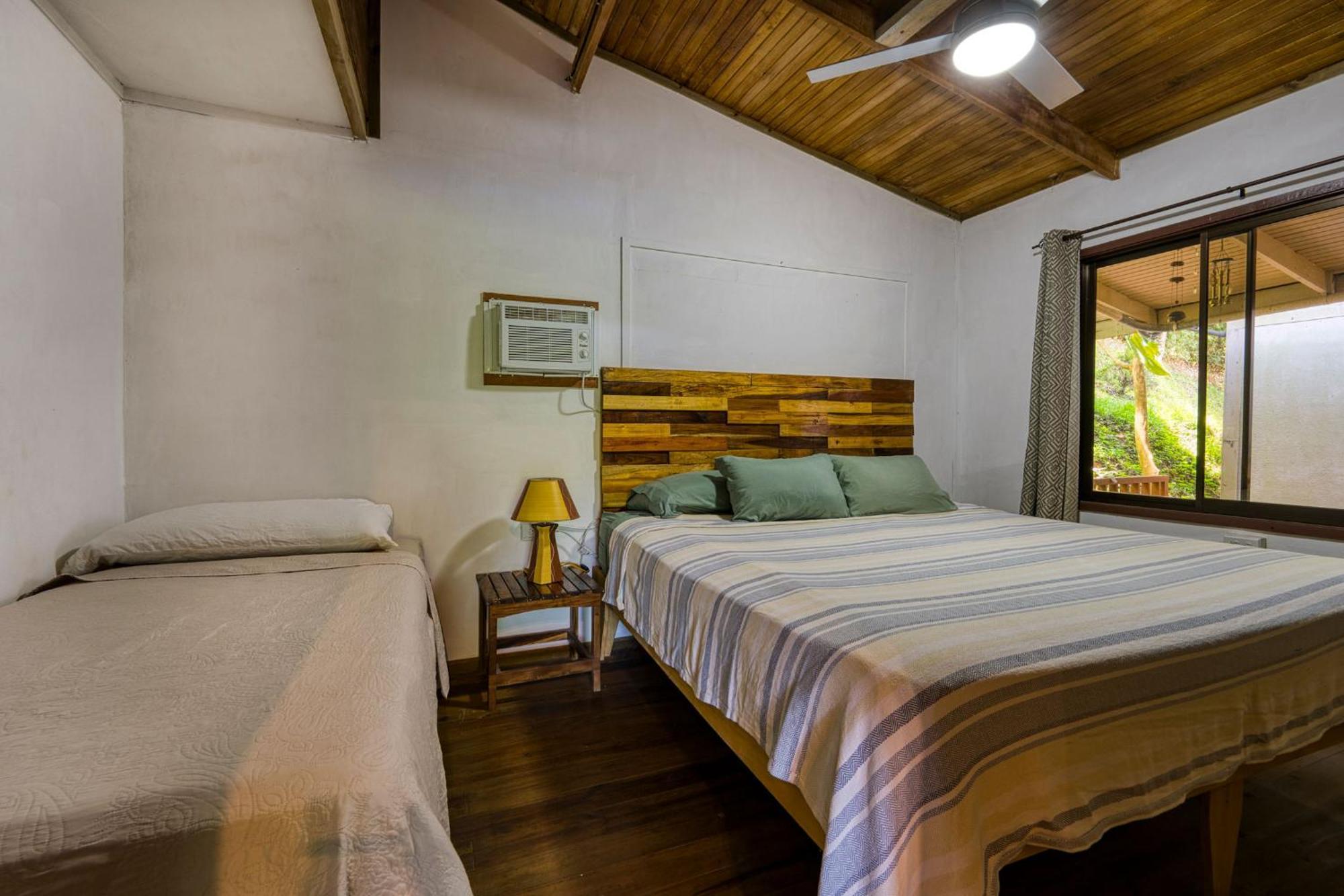 Bamboo River House And Hotel Dominical Eksteriør billede